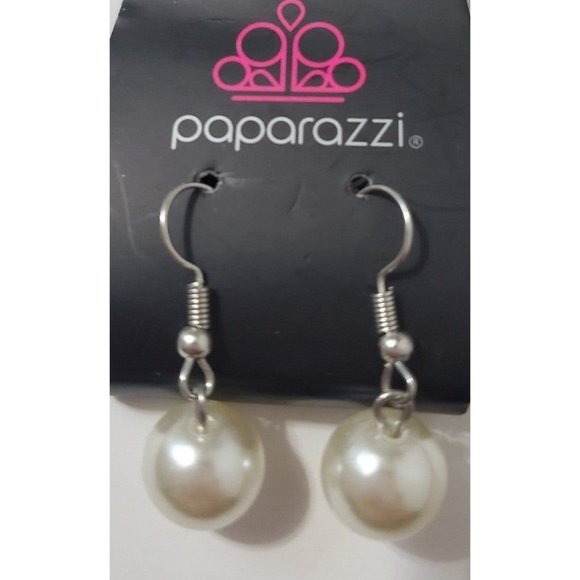 paparazzi Jewelry - Paparazzi Pearl Earrings
